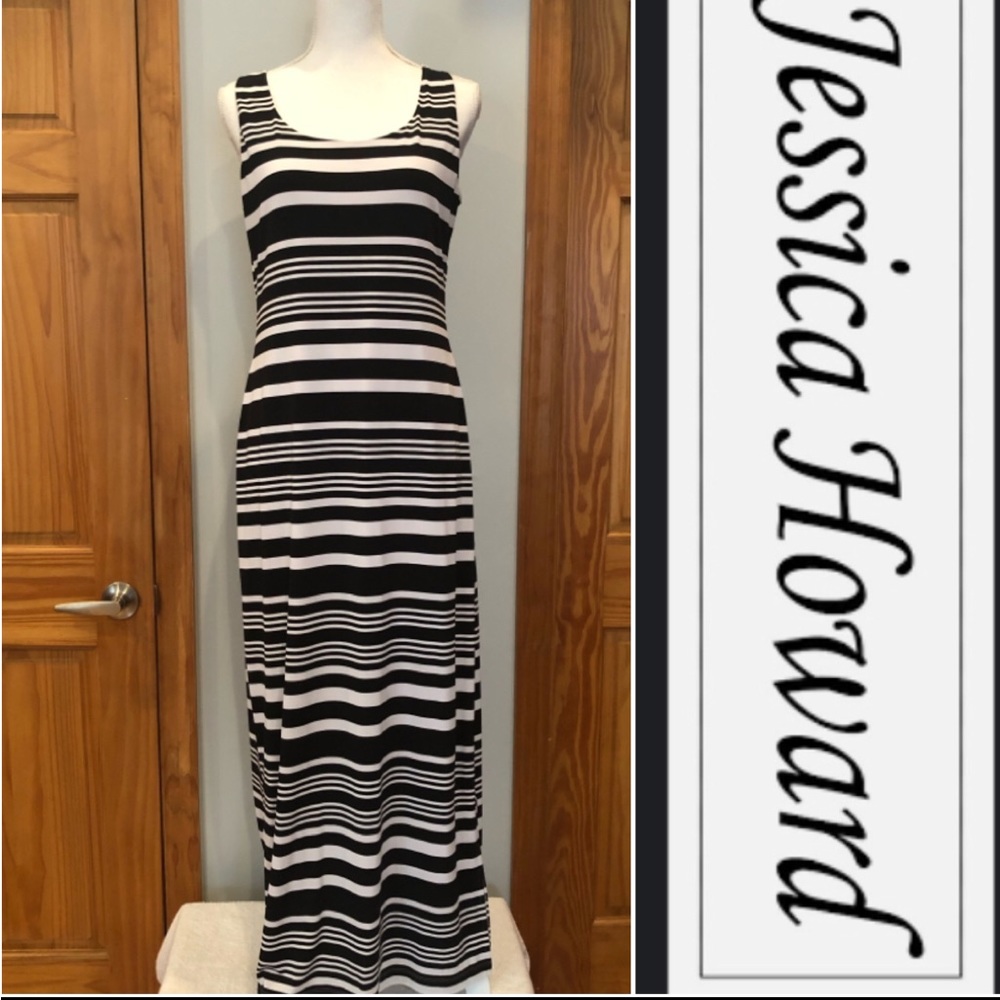 EUC Jessica Howard sleeveless black and white striped maxi dress size Medium
